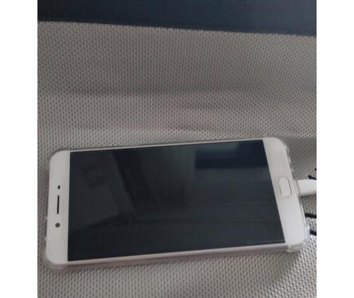 探索OPPOR9s的购买价值（一款性能卓越的智能手机引发购买热潮）